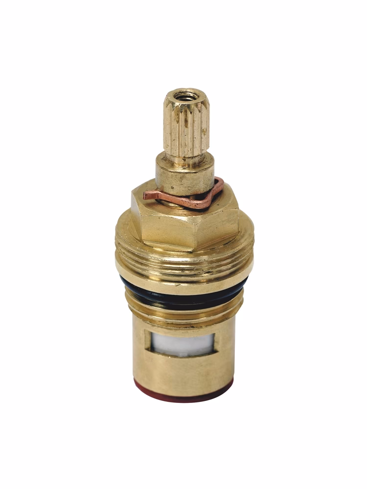 Z jakich materiałów wykonywane są głowice silnika?