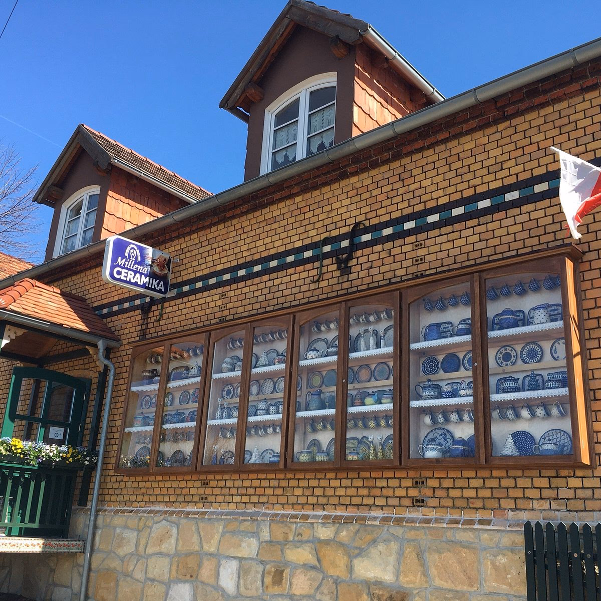 Kim jest aktorka Millena Lagos?