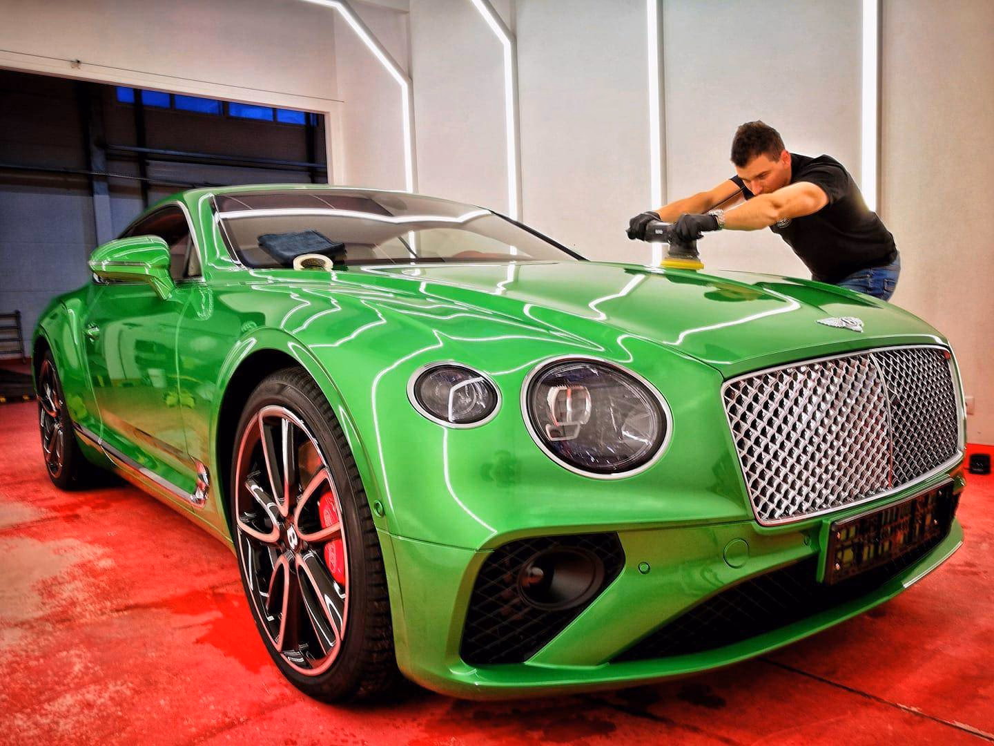 Czy aktywna piana niszczy ceramikę?