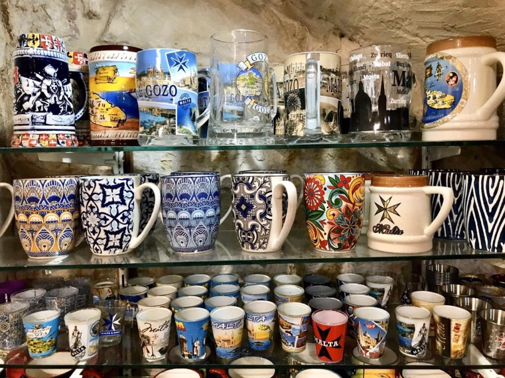 Jaki alkohol jest wytwarzany z opuncji figowej na Malcie?