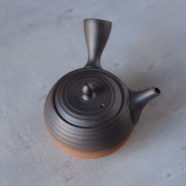 Jaki jest kolor naturalnej ceramiki?