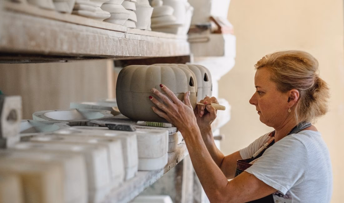 Jak wytwarzana jest ceramika?