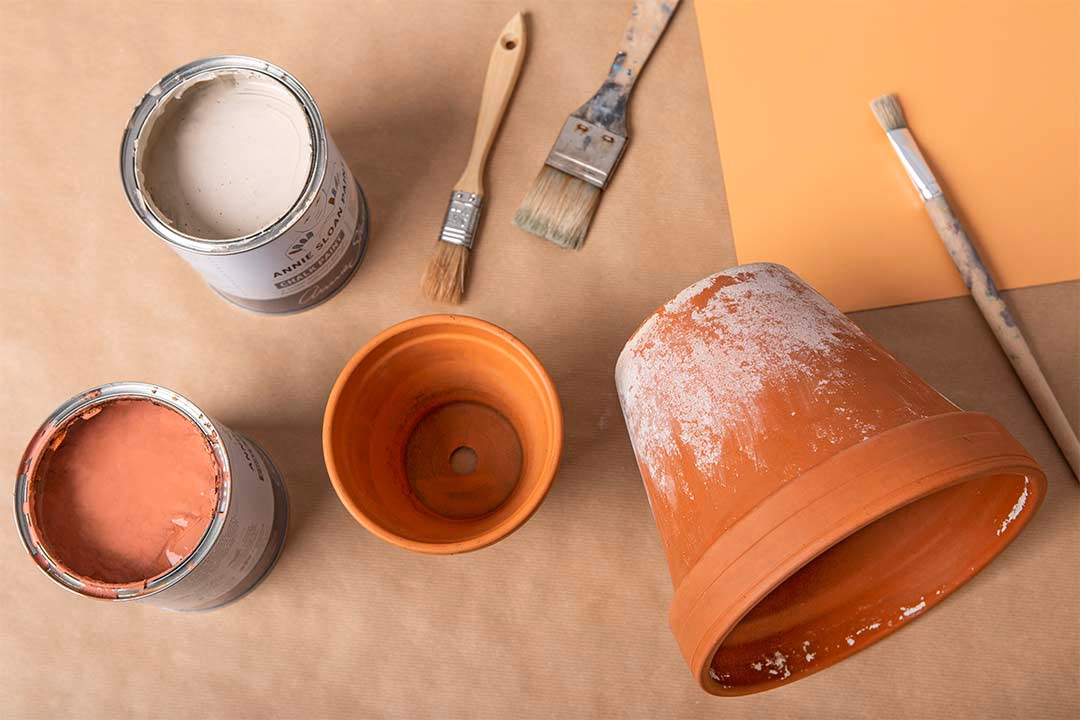 Czym pomalować ceramiczną doniczkę?