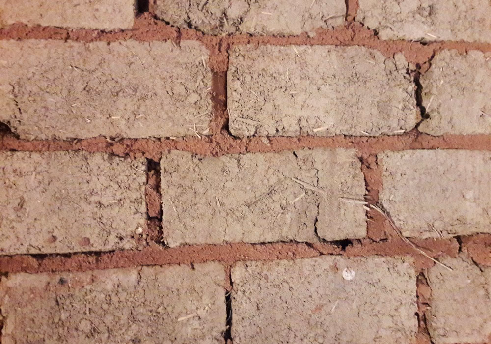 Jak rozpoznać, czy cegła jest gliniana?