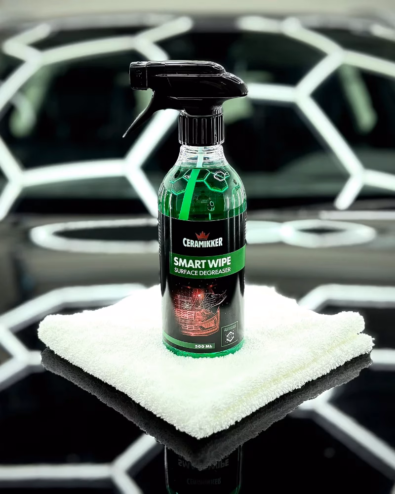 Jak przygotować lakier do ceramiki?