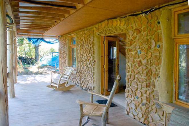 Czy glina nadaje się na ściany?