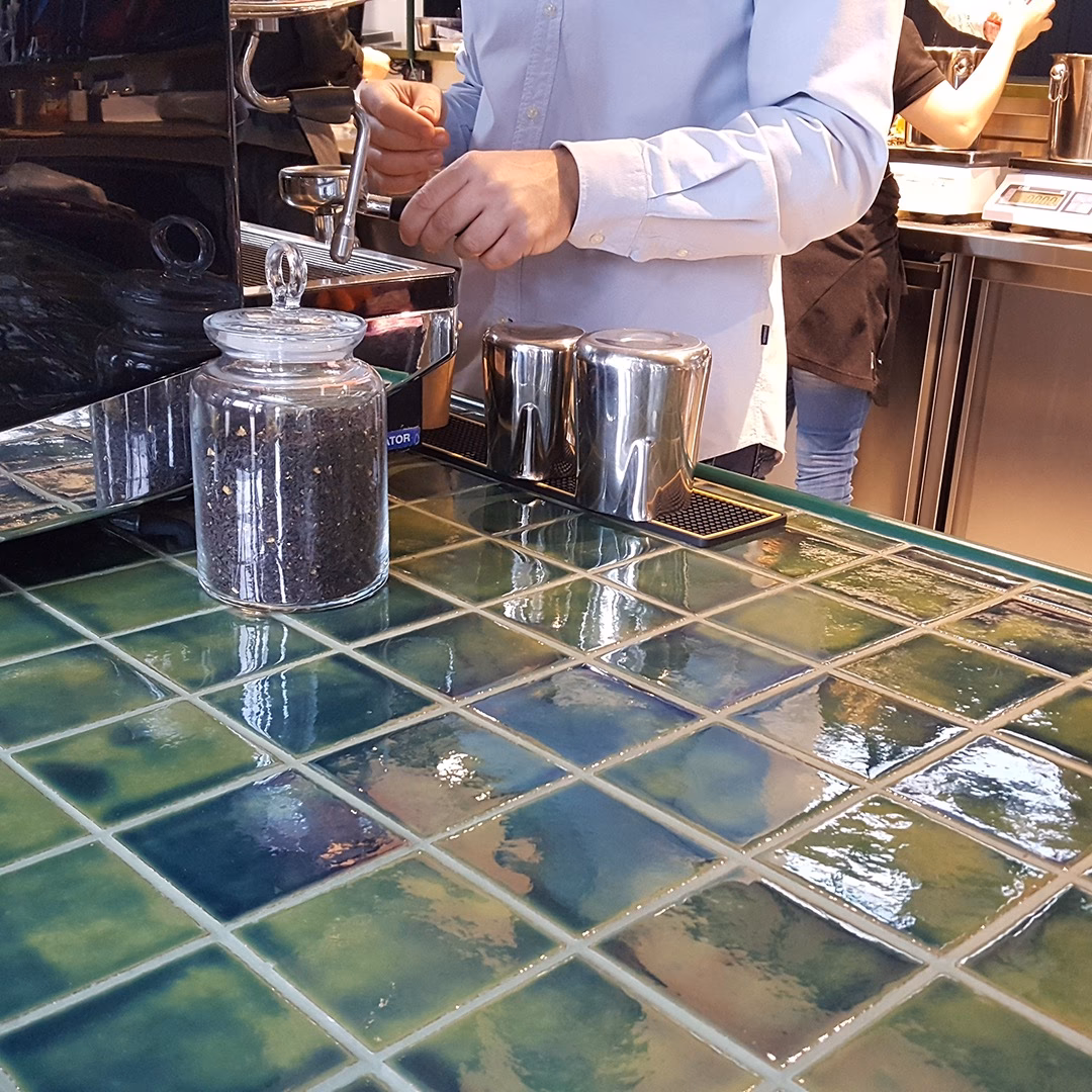 Czy do produkcji płytek ceramicznych potrzebny jest piec?