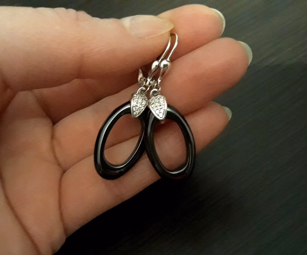 Czy kolczyki w kształcie koła są modne?