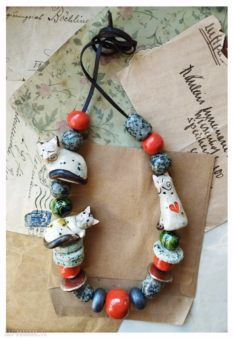 Z czego zrobione są korale?