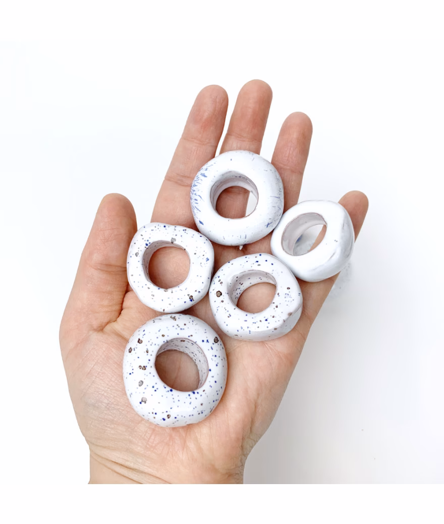 Czy ceramika jest dobrym izolatorem przewodów elektrycznych?