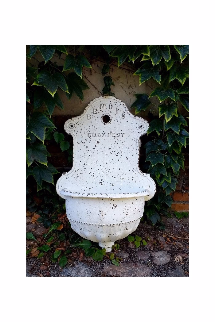 Z czego zrobić kwietnik na ścianie?