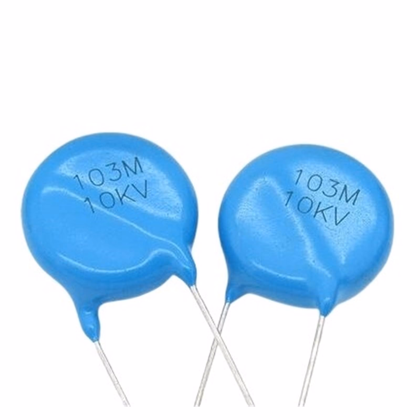 Na czym polega ładowanie kondensatora?