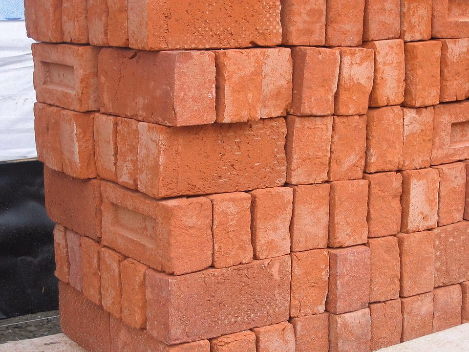 Jakie są trzy rodzaje konstrukcji ceramicznych?