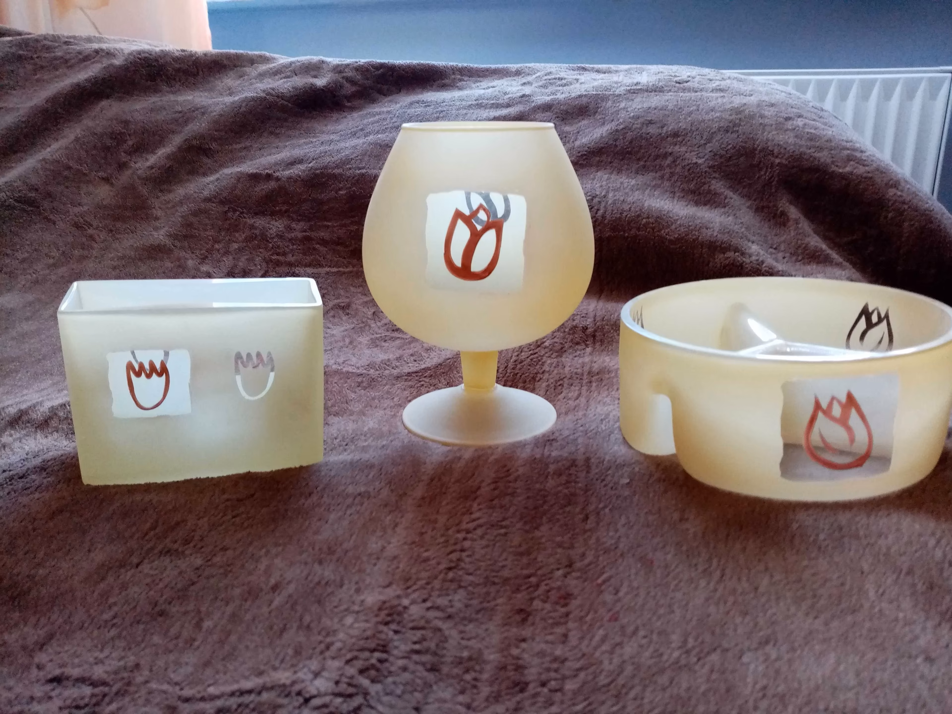 Które są lepsze, miski porcelanowe czy ceramiczne?