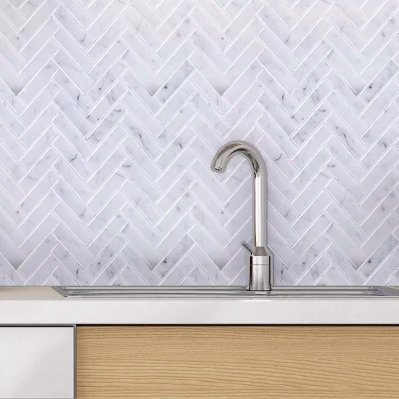 Czym podkleić naklejki na ścianę?