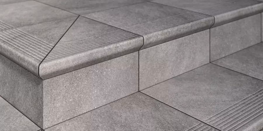 Jakie płytki na zewnątrz na schody?