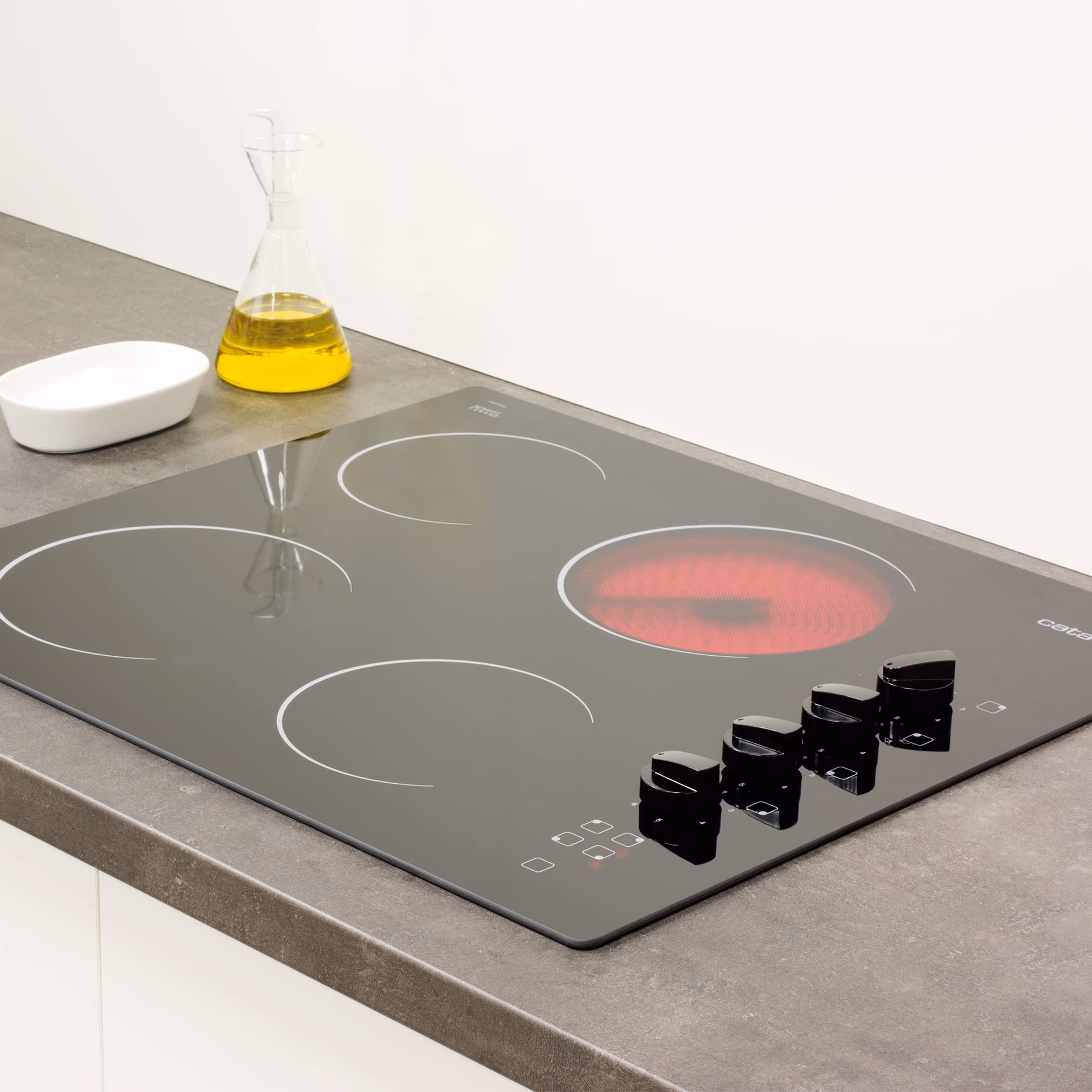 Ile kosztuje 1 godzina gotowania na płycie ceramicznej?