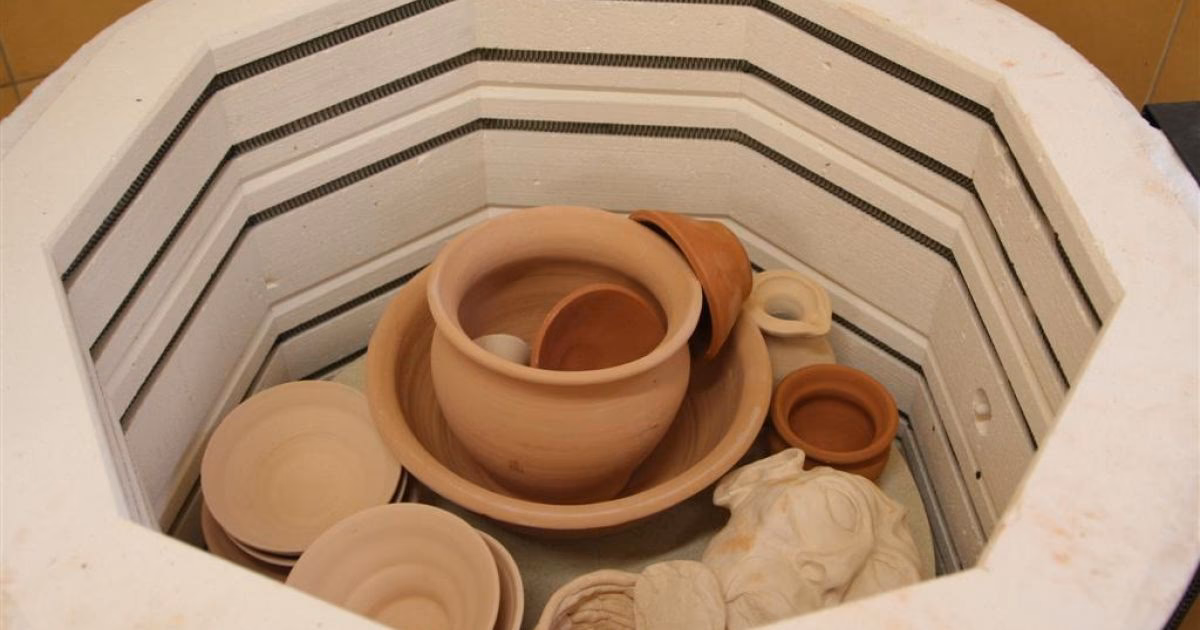 Czy można wytworzyć ceramikę z gliny wydobytej z ziemi?