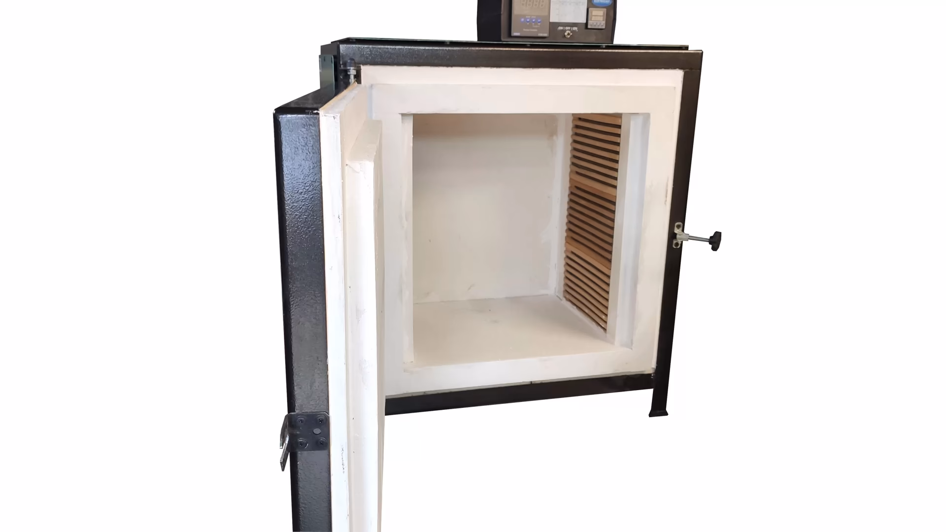 Jak skrobać półki pieca?