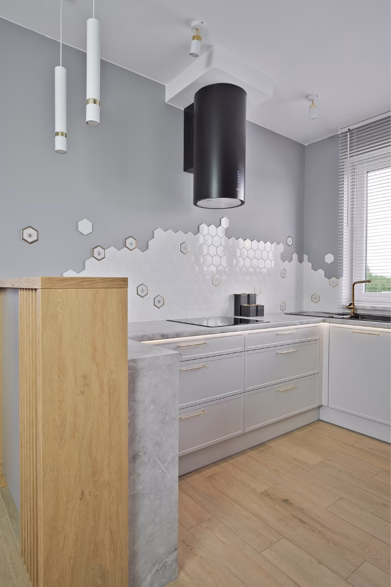 Czy płytki z połyskiem się rysują?