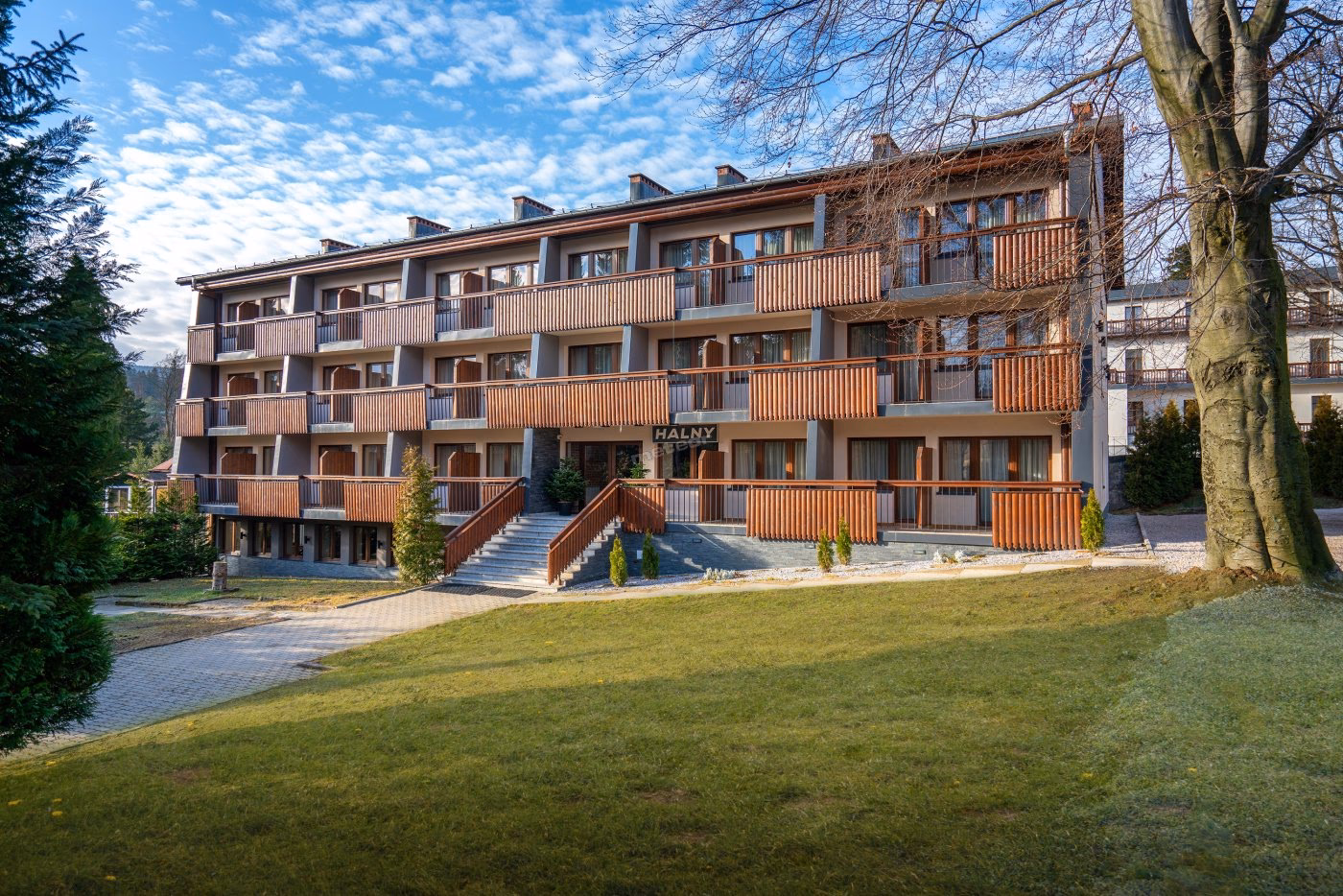 Co jest wyżej Karpacz czy Szklarska Poręba?