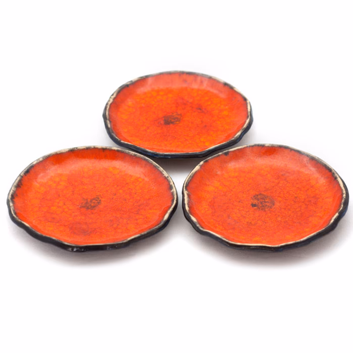 Do czego służy talerzyk deserowy?