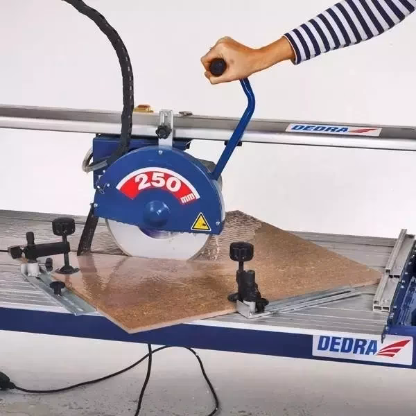 Do czego służy przecinarka tarczowa?