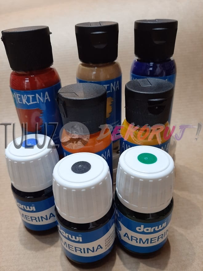 Jakiego rodzaju farby używasz przed wypalaniem ceramiki?