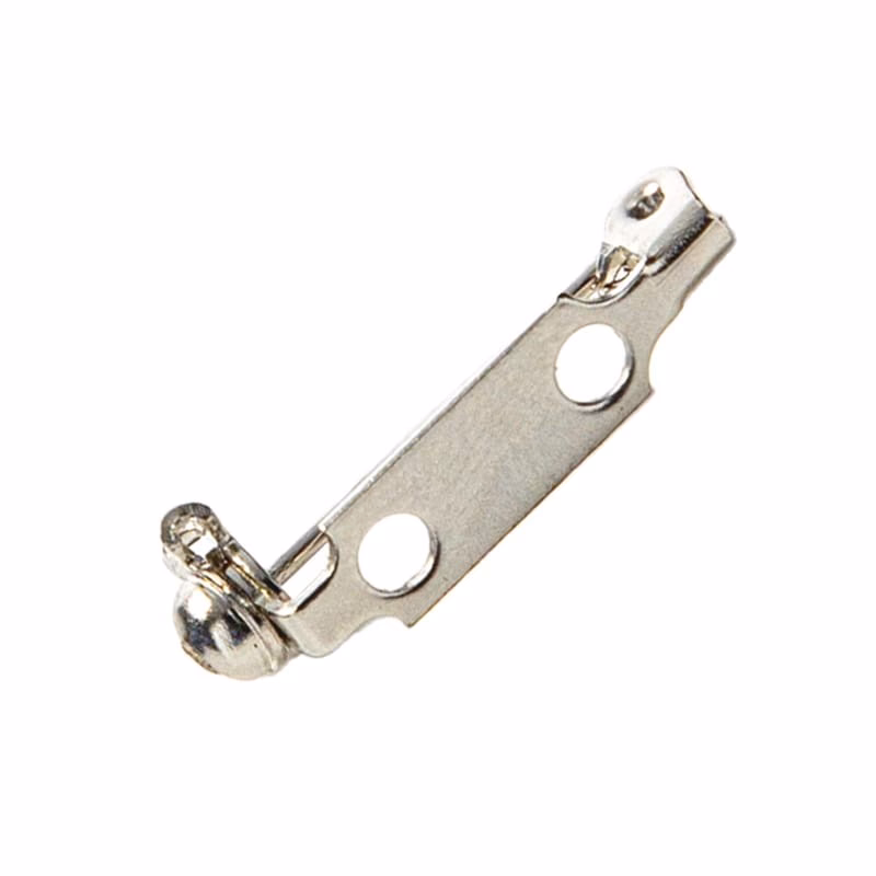 Jak określić wiek broszki?